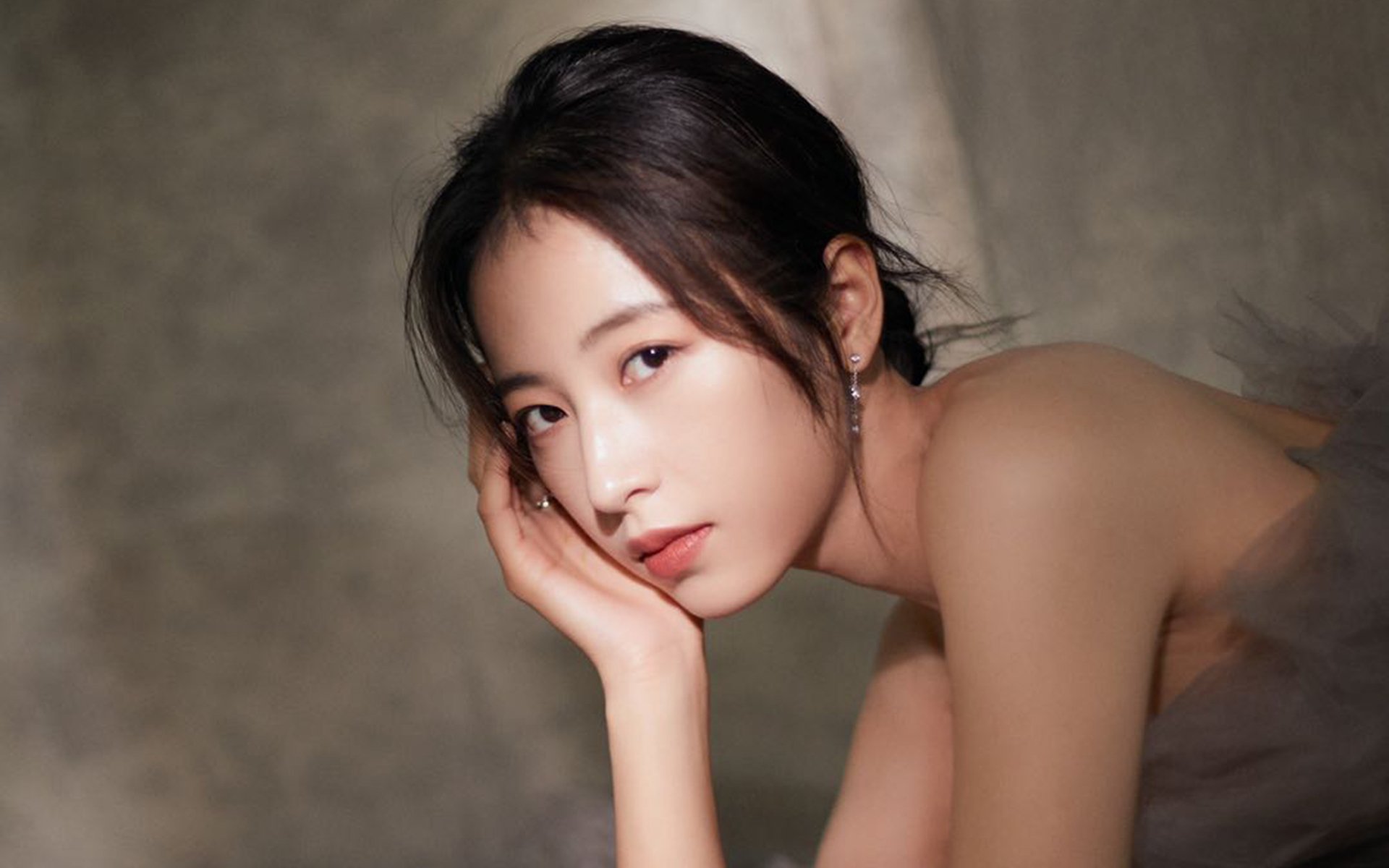 kaiyun 开云体育-布克火力全开太阳防守效率提升，布克36分太阳险胜火箭