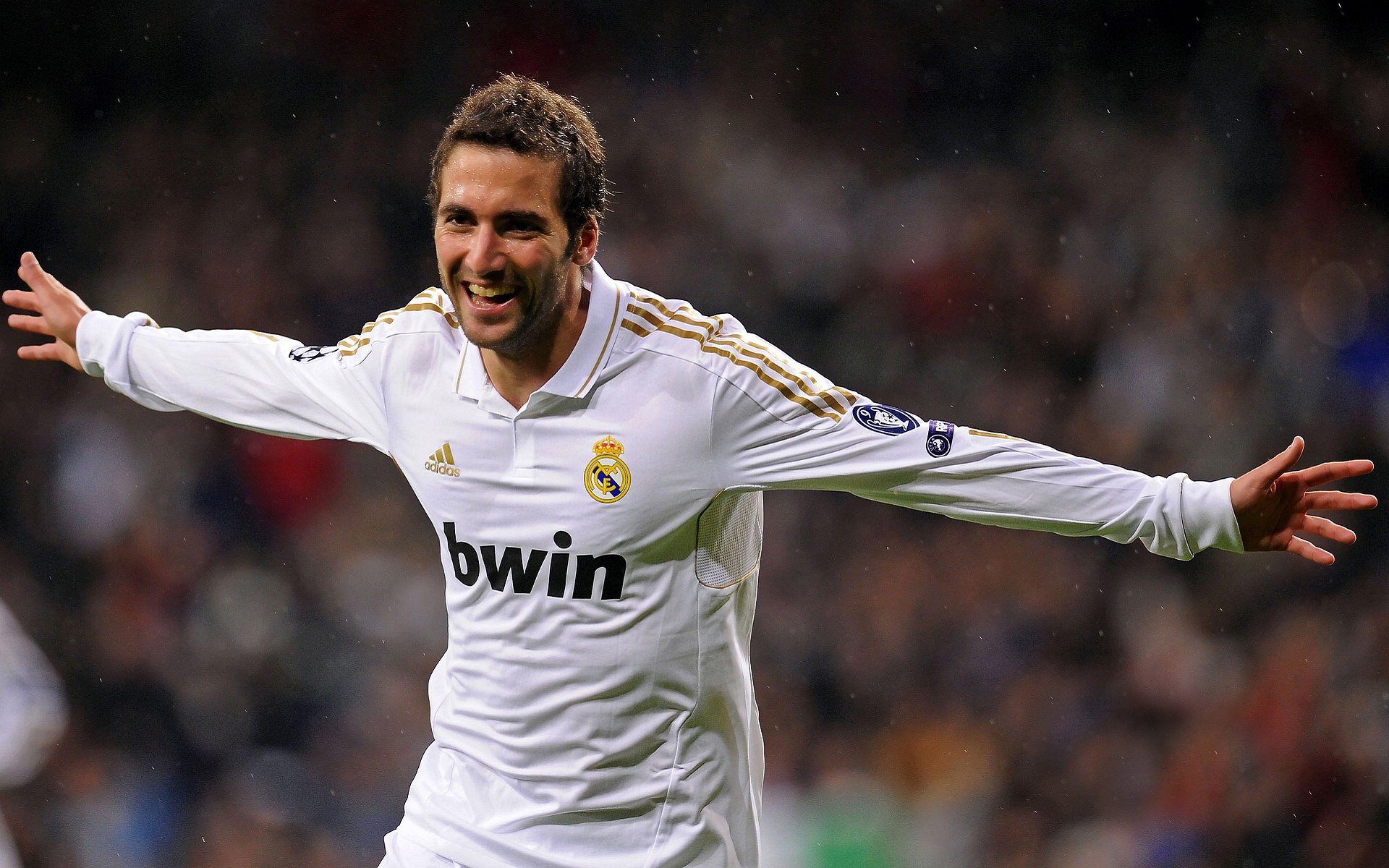 沉浸式回顾：两队激战至第4节，精彩瞬间不断！